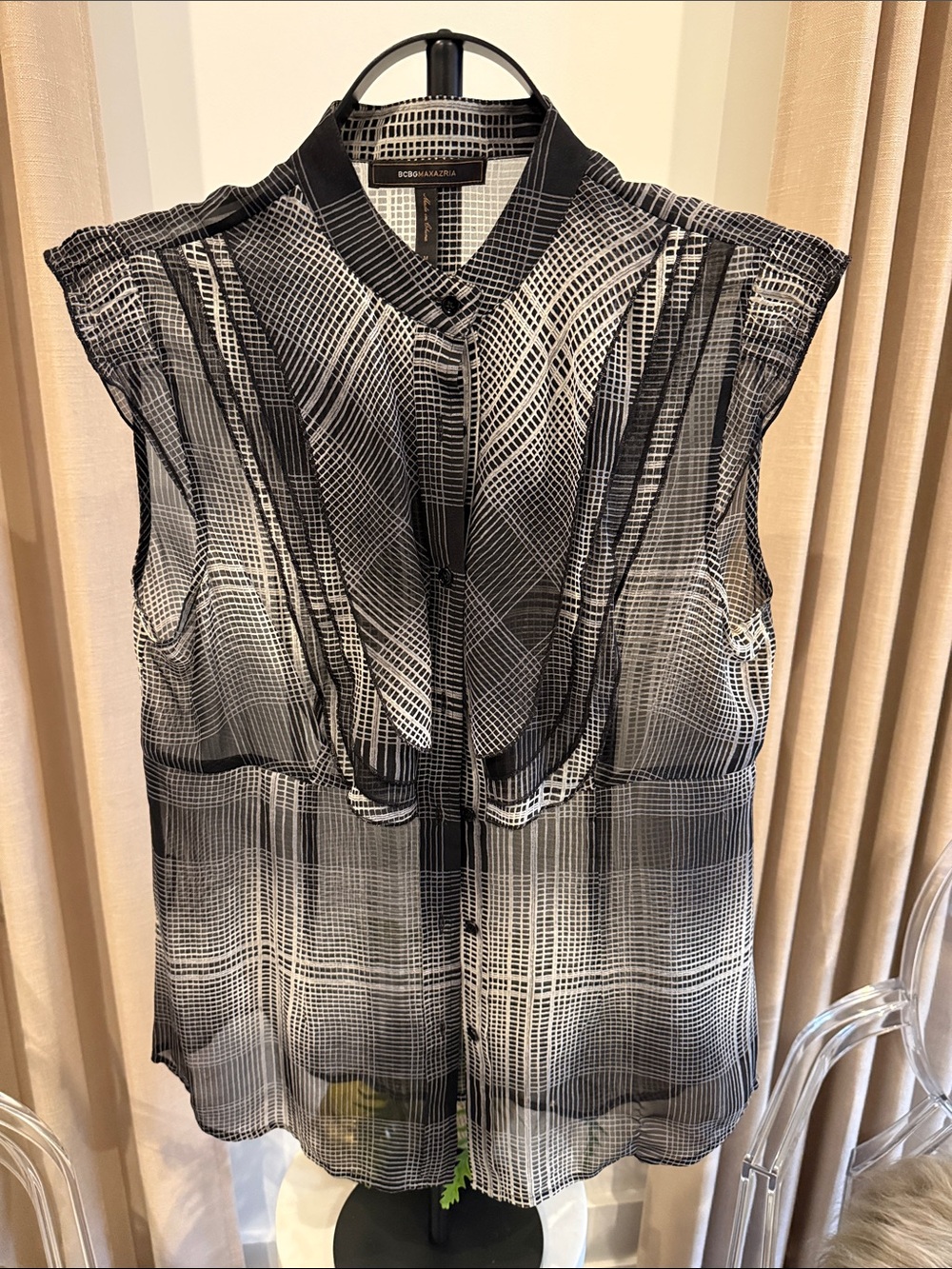 BCBGMaxAzria Black & White Sleeveless Ruffle-Front Blouse